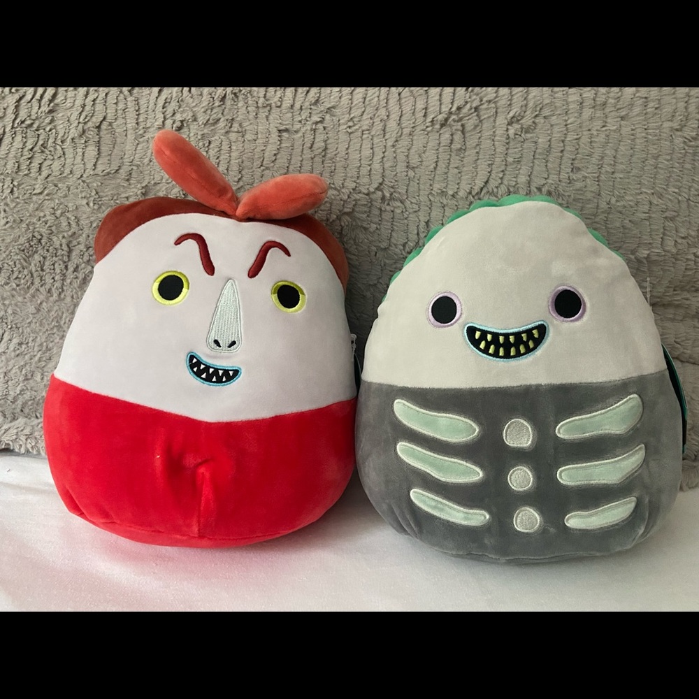 Barrel and Lock Squishmallow